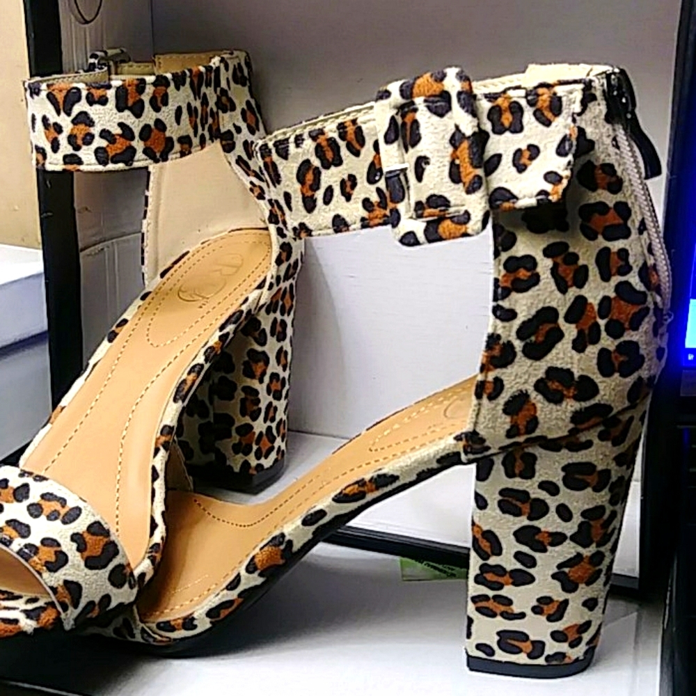 Leopard print Chunky Heels size 10 or 11. New in box.